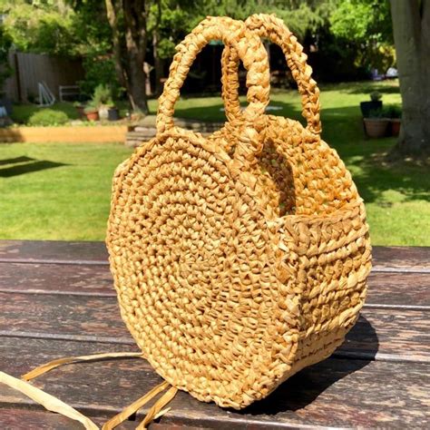 hand held raffia bags